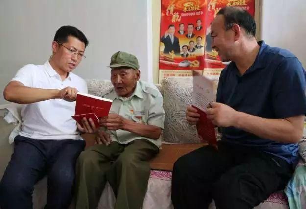 儿子网上认识一个15岁孩子有抑郁症并要自杀？游戏画面